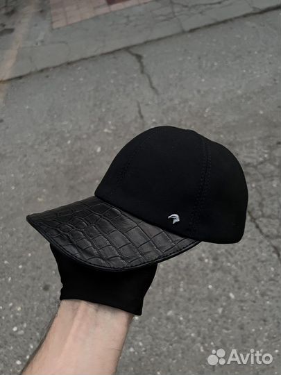 Кепка из крокодила