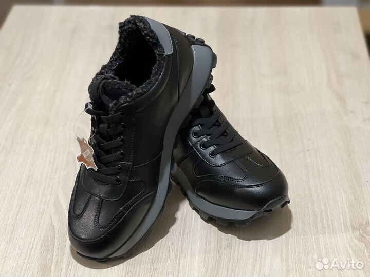 Кроссовки зимние женские 39 размер