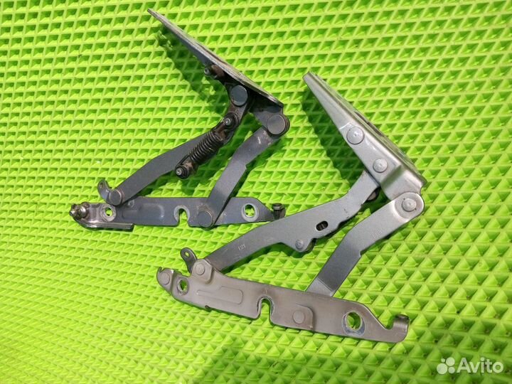 Петля багажника Audi A6 C6 (2002-2010)