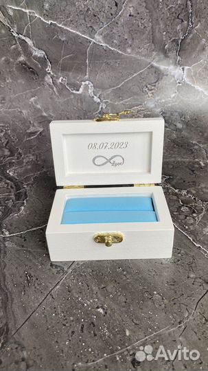 Свадебная прямоугольная шкатулка с подушечками