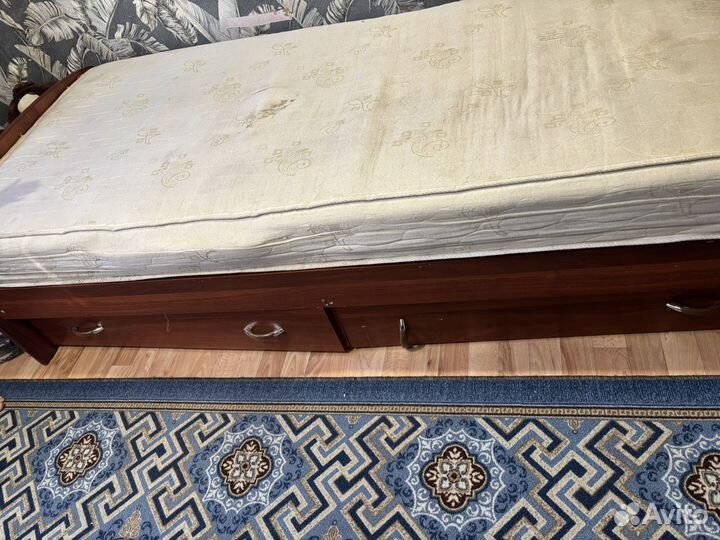 Кровать односпальная