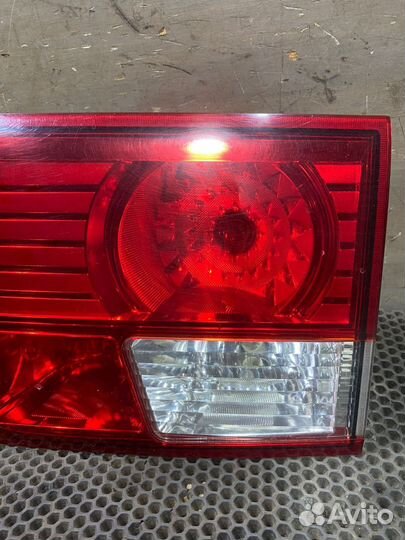 Фонарь задний правый внутренний Ssang Yong Kyron