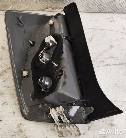 Стоп-сигнал задний правый Toyota Prius ZVW30 2ZR