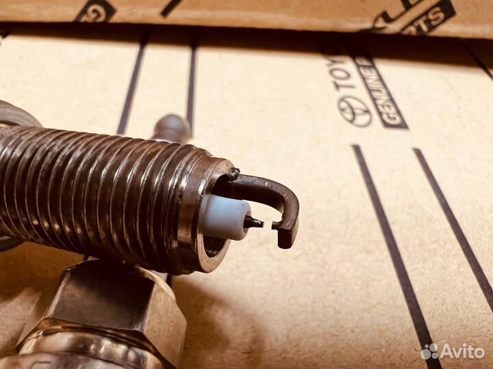 Комплект свечей зажигания Toyota Camry 70 RAV4 2.0