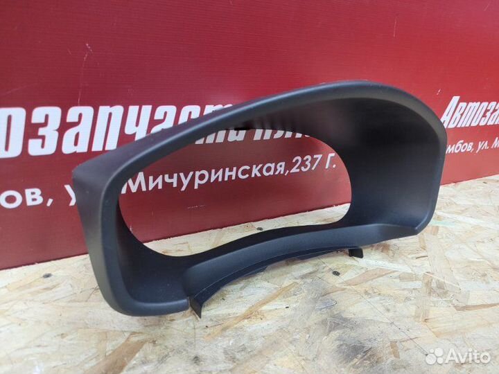 Козырек щитка приборов Renault Logan