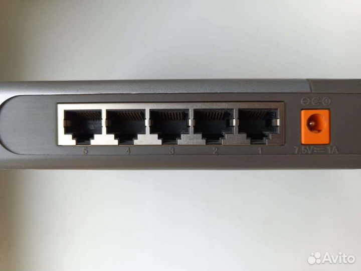Свитч d-link des 1005d