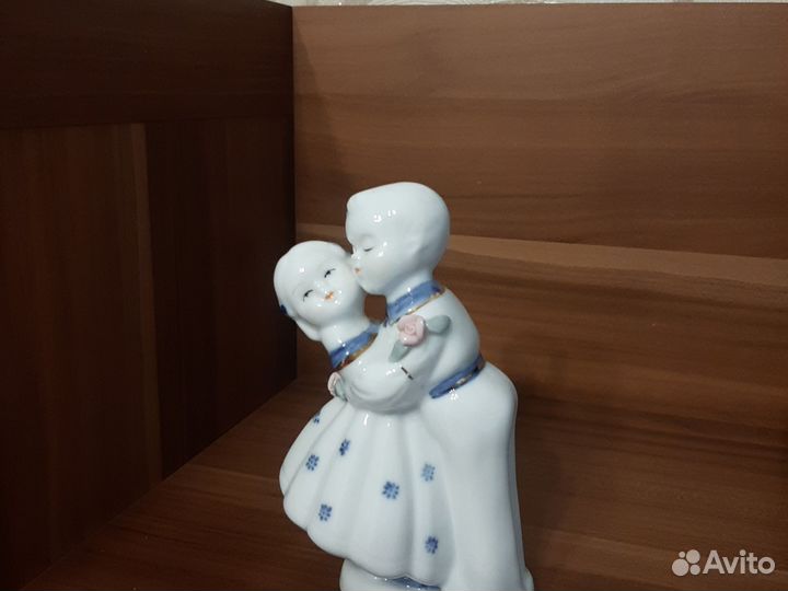 Статуэтка ангел фарфор