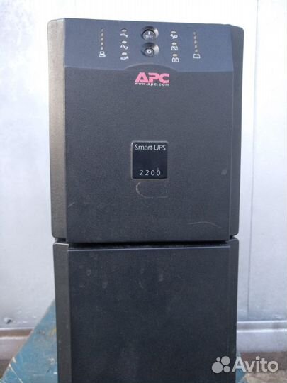 Ибп APC Smart-UPS 2200VA