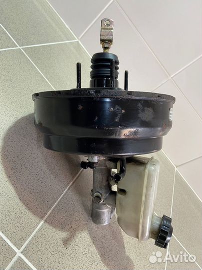 Вакуумник с гтц в сборе Kia Sorento 2002