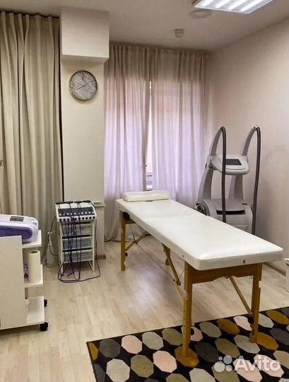 Массажный стол на буковых ножках