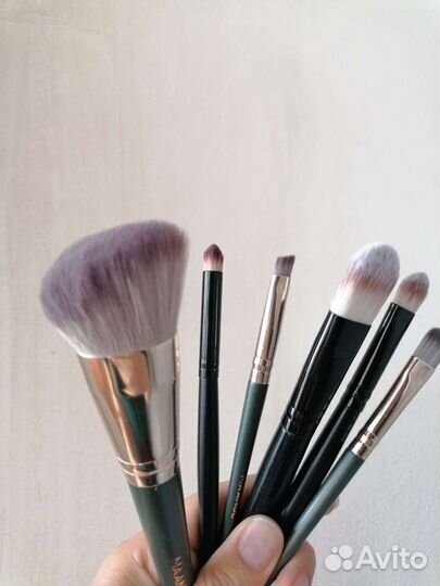 Кисти для макияжа