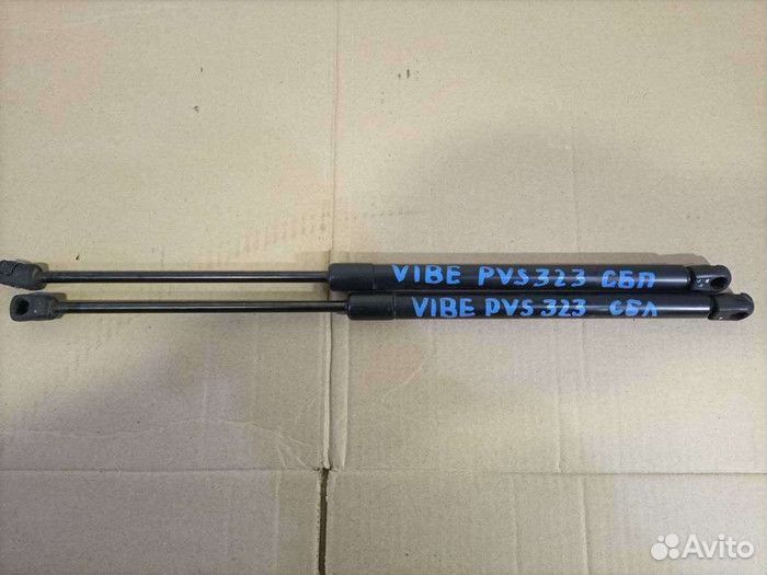 Амортизатор стекла багажника Pontiac Vibe I (2002—2004) 52309