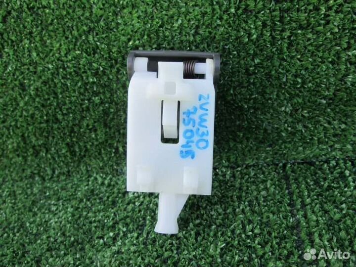 Ручка открывания капота Toyota Prius ZVW30 2ZR-FXE