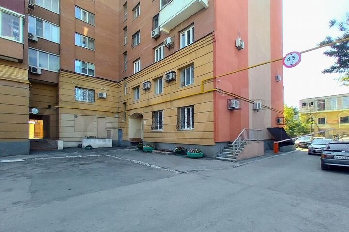 Универсальное с арендатором в центре города