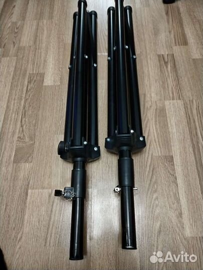 Стойка для акустической системы тринога