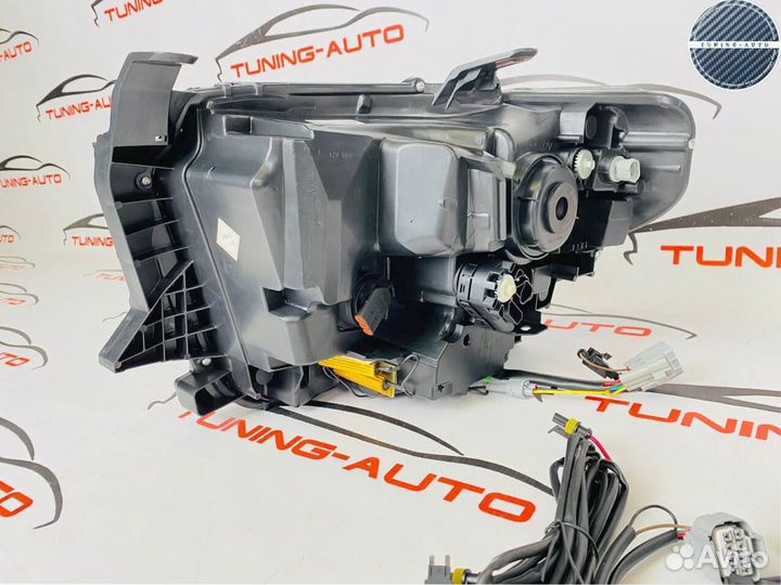 Фары Toyota Tundra LED