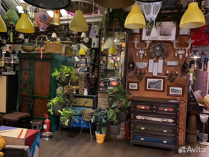 Закрыля ресторан продаю мебель и оборудование