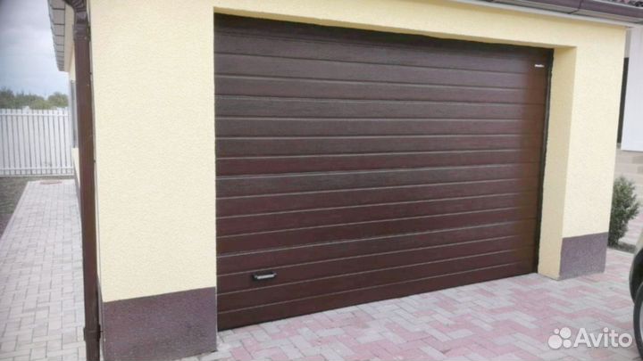 Секционные ворота