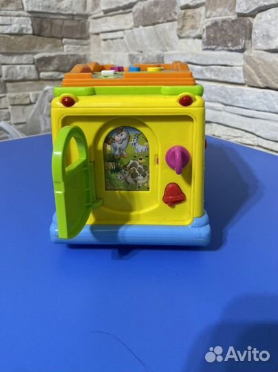 Игрушка музыкальный автобус