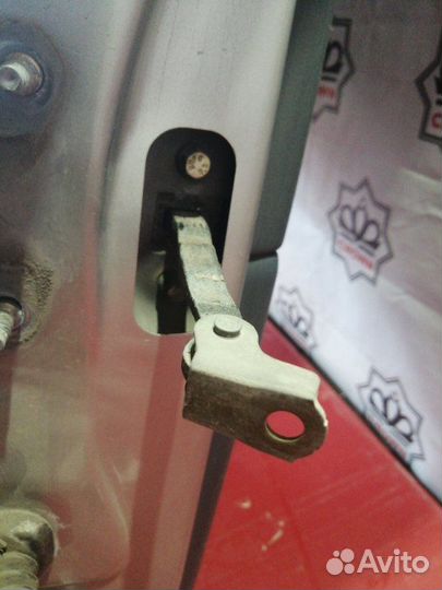 Ограничитель двери задний правый Nissan Almera N16
