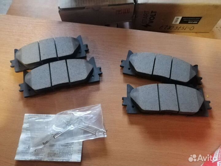 Тормозные колодки передние toyota камри 40 50