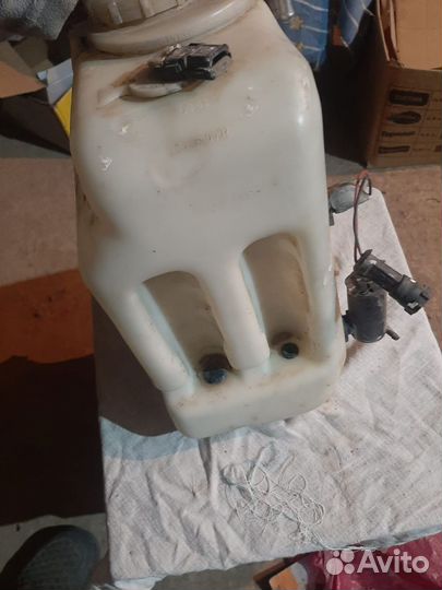 Бачёк стеклоомывателя с подогревом мерседес w124