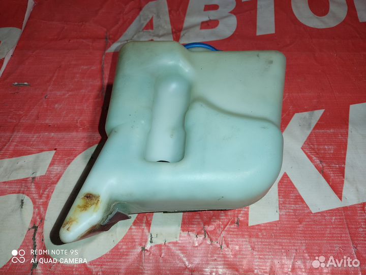 Бачок омывателя Шкода Фелиция