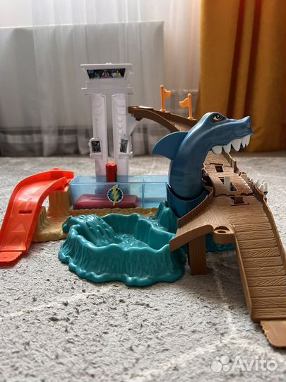 Hot wheels трек акула