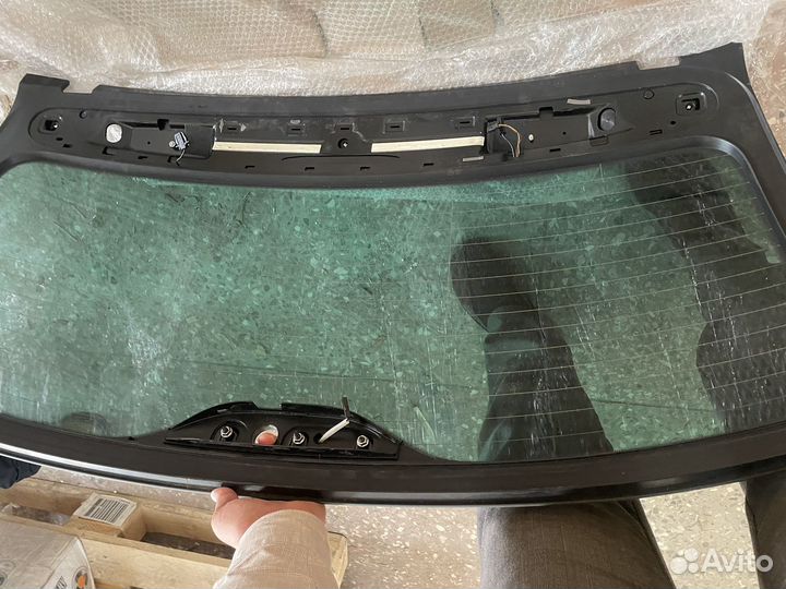 Заднее стекло touareg