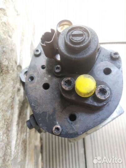 Топливный насос тнвд Kia Carnival 33100-4x700