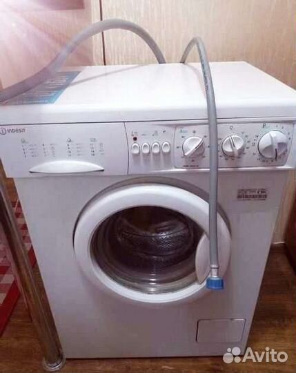 Стиральная машина indesit WDS 1045 TX на запчасти