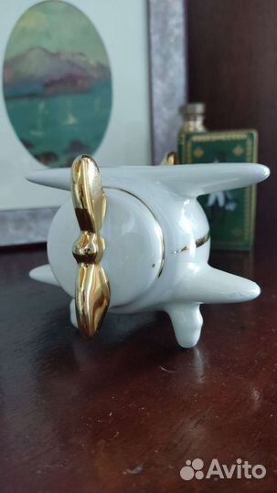 Фарфоровая статуэтка -самолетик