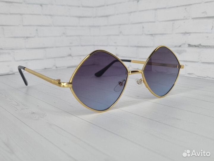 Женские солнцезащитные очки