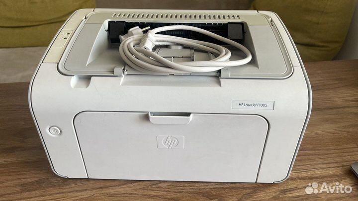 Принтер HP Laser Jet P1005 в рабочем состоянии