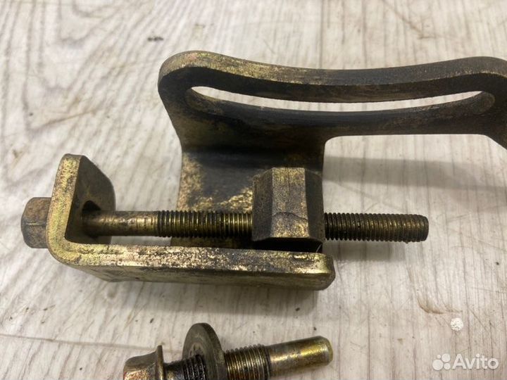 Кронштейн генератора Mitsubishi Lancer 9 CS5W 4G18