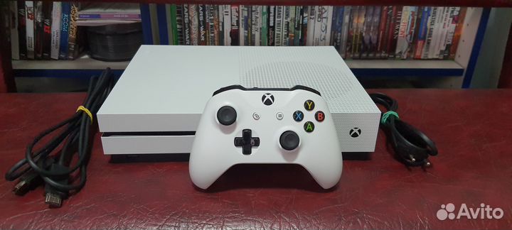Xbox One S. 1Tb. 450+ игр 3 года. Обмен на PS-XBox
