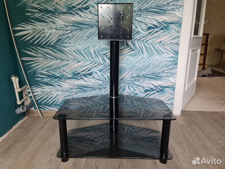 Стеклянная тумба с кронштейном