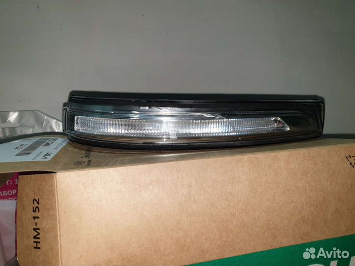 Повторитель поворота правого зеркала Kia Sorento p