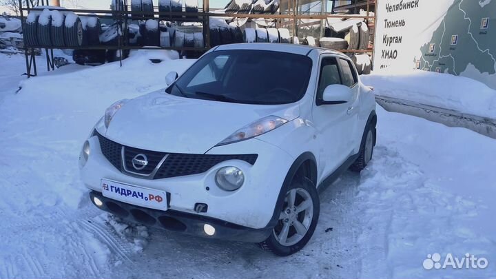 Обшивка двери багажника Nissan Juke (YF15) 90901-1KB0A