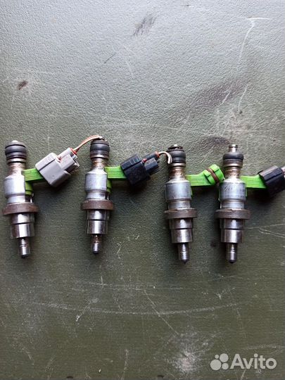 Форсунка бензиновая Toyota 1az-fse 2az-fse