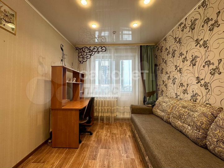 Доля в 2-к. квартире, 52,2 м², 5/5 эт.