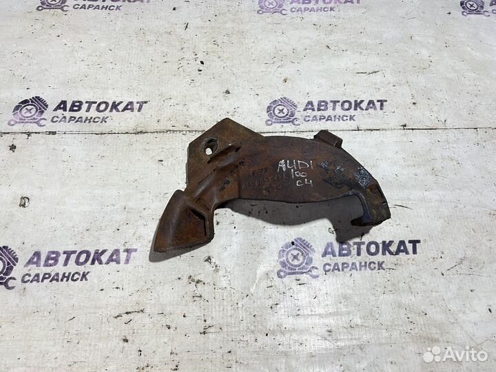 Кронштейн троса безопасности левый Audi 100 C4