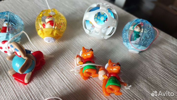 Новогодние киндер сюрпризы 13 шт