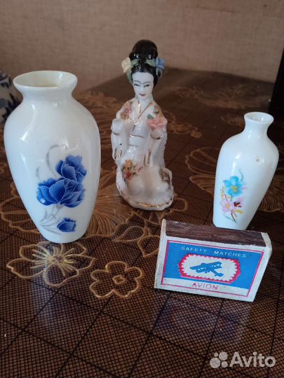 Вазочки фарфоровые маленькие и статуэтка