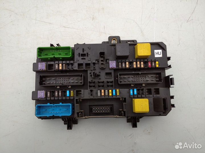 Блок предохранителей Опель Астра Н