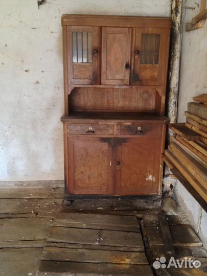 Старинный антикварный буфет