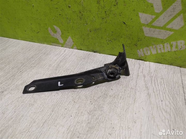 Петля капота левая Ауди 80 90 Б3