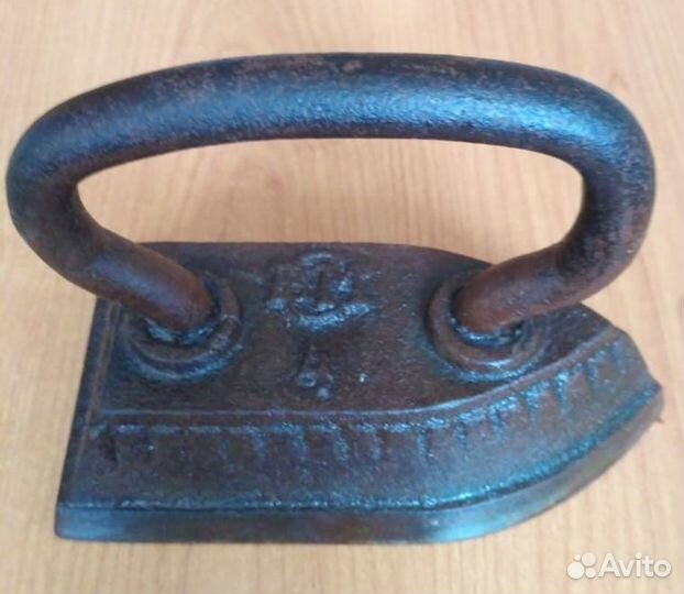 Утюг чугунный старинный