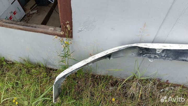 Верхняя часть бампера toyota tundra 2008 г