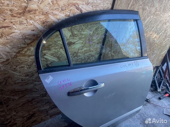 Дверь задняя правая Honda Civic D4 FD3 LDA